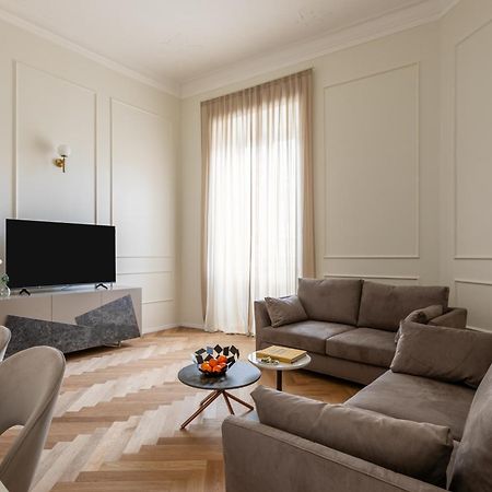 Sjr Luxury Apartment Trevi Fountain Рим Екстериор снимка