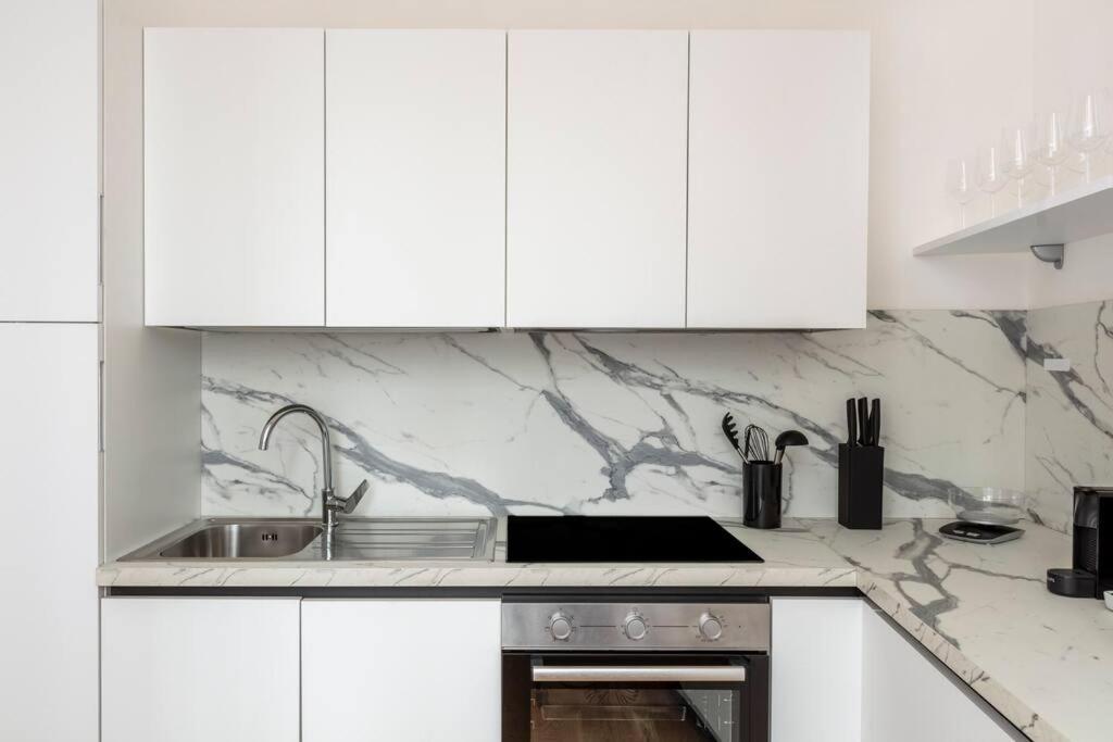 Sjr Luxury Apartment Trevi Fountain Рим Екстериор снимка